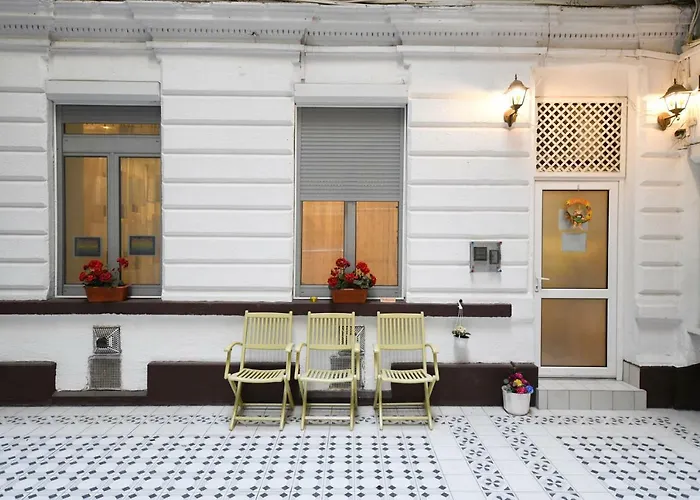 شقة Fireworks Rakoczi - Free Parking - 3 Bedrooms - 2 Bathrooms *