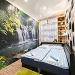 Apartamento Fireworks Rakoczi - Free Parking - 3 Bedrooms - 2 Bathrooms *