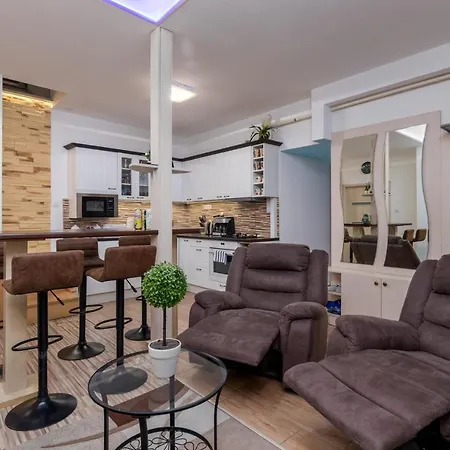 Fireworks Rakoczi - Free Parking - 3 Bedrooms - 2 Bathrooms Budapeste