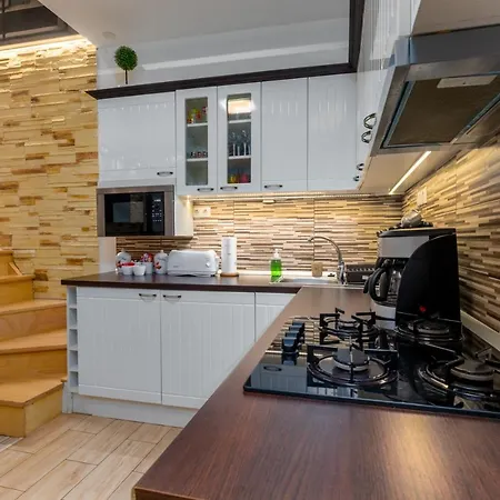 Apartment Fireworks Rakoczi - Free Parking - 3 Bedrooms - 2 Bathrooms
