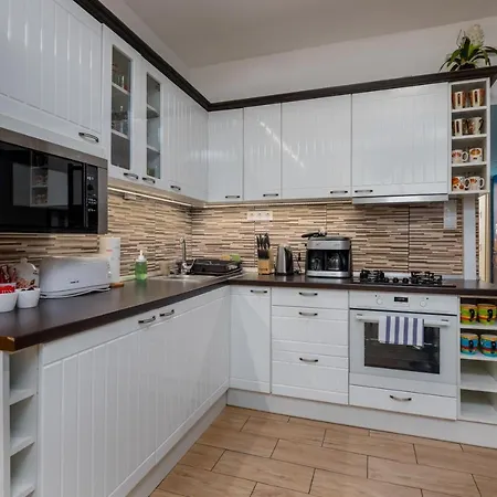 Apartment Fireworks Rakoczi - Free Parking - 3 Bedrooms - 2 Bathrooms