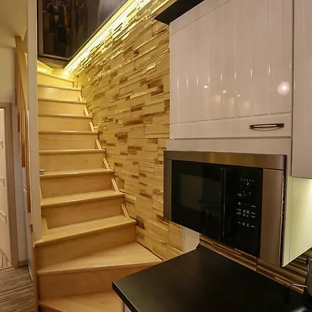 Fireworks Rakoczi - Free Parking - 3 Bedrooms - 2 Bathrooms Apartment *