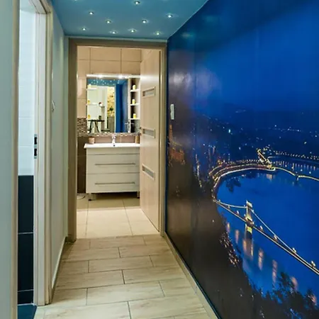 Fireworks Rakoczi - Free Parking - 3 Bedrooms - 2 Bathrooms Apartment *