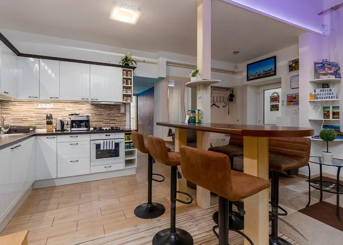 Lejlighed Fireworks Rakoczi - Free Parking - 3 Bedrooms - 2 Bathrooms *