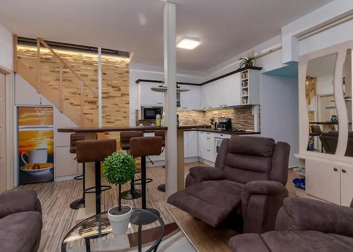 Fireworks Rakoczi - Free Parking - 3 Bedrooms - 2 Bathrooms