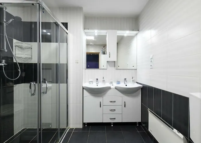 Lejlighed Fireworks Rakoczi - Free Parking - 3 Bedrooms - 2 Bathrooms Budapest