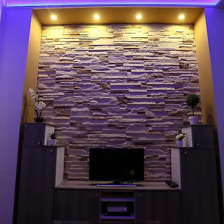شقة Fireworks Rakoczi - Free Parking - 3 Bedrooms - 2 Bathrooms