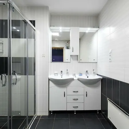شقة Fireworks Rakoczi - Free Parking - 3 Bedrooms - 2 Bathrooms بودابست