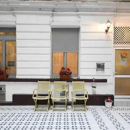 شقة Fireworks Rakoczi - Free Parking - 3 Bedrooms - 2 Bathrooms *